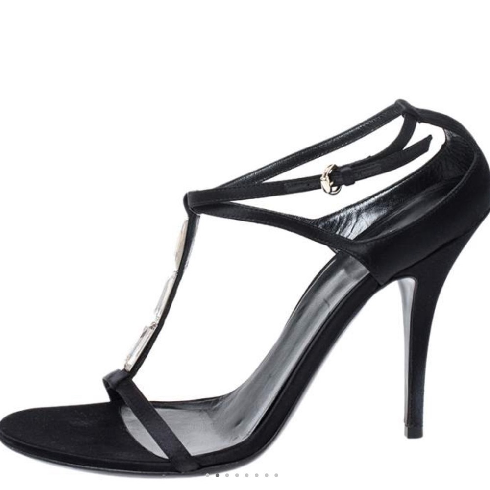 Gucci Black High-Heeled Sandals with T-Strap - Picture 4 of 10